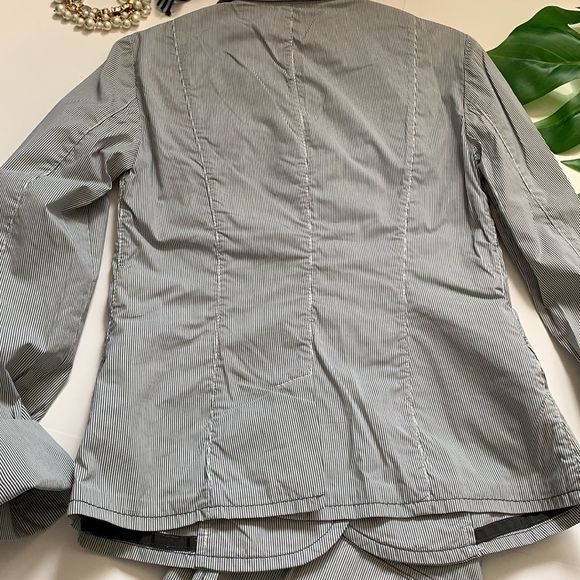 Emporio Armani striped nautical jacket and shorts - Picture 10 of 11